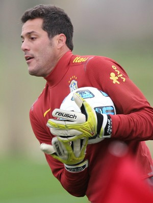 Julio César acredita que a Seleção pode apagar a
má impressão que deixou (Foto: Agência Estado)