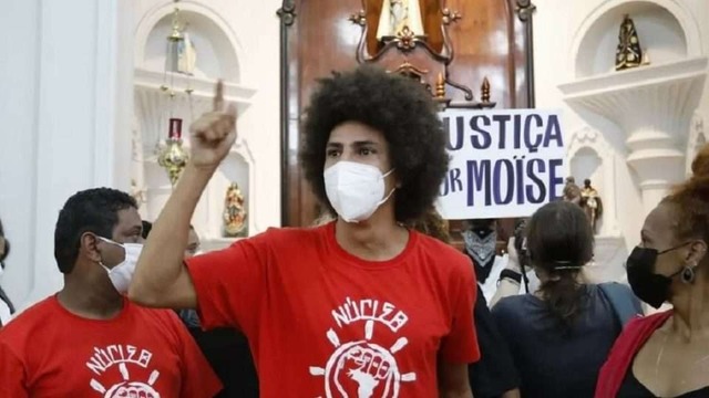 Vereador Renato Freitas (PT), na invasão à Igreja do Rosário, em Curitiba / Crédito: Reprodução / Instagram