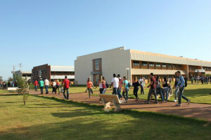 Na Universidade Federal da Grande Dourados (UFGD) são 969 vagas para os 32 cursos oferecidos em Dourados.