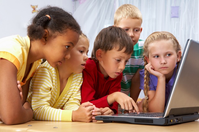 Tecnologia na educação infantil : Como equilibrar o acesso e escolher os melhores conteúdos