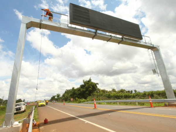 Equipamento é utilizado nas mais modernas rodovias do País para estabelecer comunicação preventiva com os motoristas.
