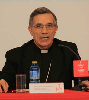 Bispo Auxiliar de Madri e Coordenador geral da JMJ 2011, Dom César Franco, pediu que todas as igrejas madrilenhas toquem seus sinos na chegada do Papa