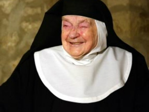 Jovem centenária: Monja espanhola Teresita, 103 anos, a mais idosa monja de clausura do mundo