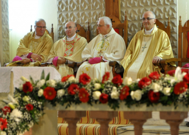 Da esquerda p/ a direita: Dom Mauro (Cascavel-PR), Dom Ettore Dotti (Naviraí), Dom Ottorino Assolari (Ser-rinha-BA) e Dom Redovino Rizzardo (Dourados-MS) (Foto: Robson Di Almeida)