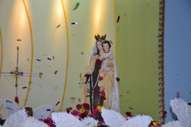Coroação de Nossa Senhora do Carmo foi o momento mais emocionante da celebração.