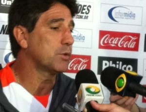 Renato diz que dá 'carinho e confiança' para o
grupo (Foto: Fernando Freire/Globoesporte.com)