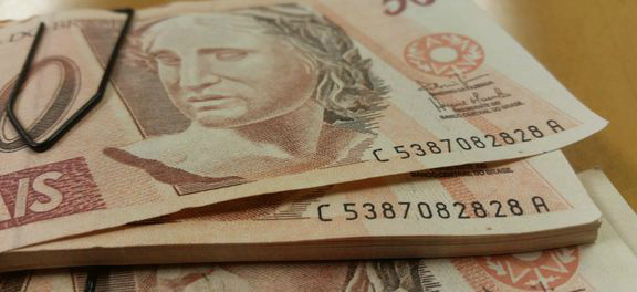 Diário Oficial da União publica decreto com o novo salário mínimo de R$ 937