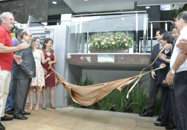 Hospital dos olhos foi inaugurado no sábado pela manhã
foto - Hédio Fazan