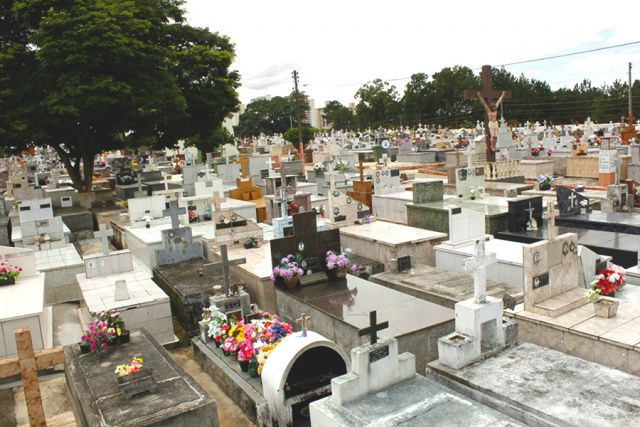 Vaticano dita normas para sepultamento de mortos, cremação e conservação de cinzas