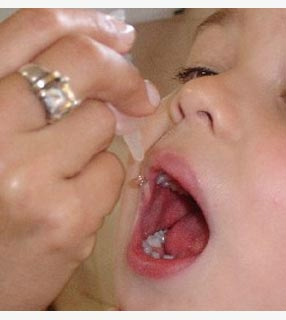 Crianças de até 5 anos devem tomar a vacina contra paralisia infantil neste sábado, 13