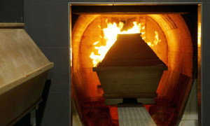 Vaticano dita normas para sepultamento de mortos, cremação e conservação de cinzas