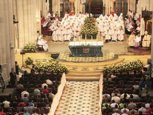 Bento XVI preside Missa para os seminaristas na Catedral de Santa Maria a Real de Almudena, em Madri