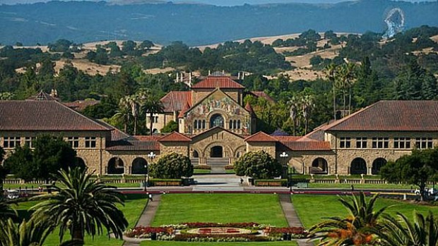 Serão oferecidas bolsas de estudo integrais para estudantes brasileiros (Divulgação/Stanford University)