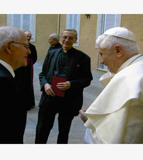 Bento XVI se encontra com seus ex-alunos em Castel Gandolfo