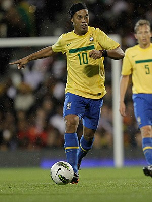 Ronaldinho ditou o ritmo da Seleção contra Gana
(Foto: Mowa Press)