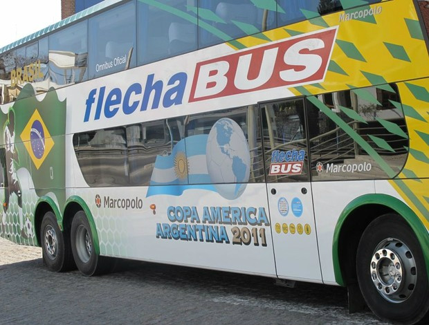 No retorno a Córdoba, Seleção usa o mesmo ônibus da Copa América (Márcio Iannacca / Globoesporte.com)