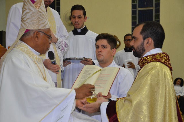 Missa de ordenação sacerdotal do Padre Leonardo