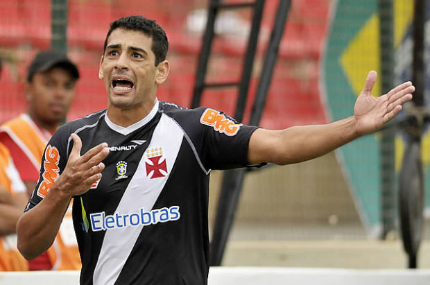 Diego Souza, do Vasco, comemora gol contra o Cruzeiro, pela 26ª rodada do Campeonato Brasileiro (Foto: GazetaPress)