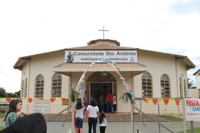 Comunidade Santo Antônio, no 4° plano,  que comemorou no último final de semana os festejos do seu padroeiro.