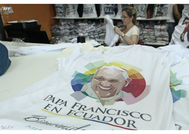 Papa chegou ao Equador neste domingo - AFP