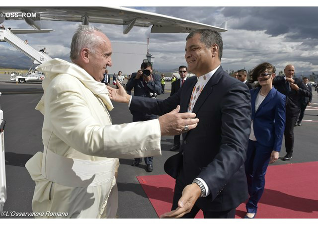 Correa recebe o Papa Francisco em Quito - OSS_ROM