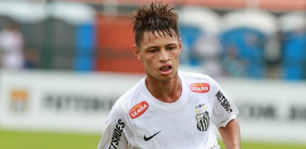 Neílton comemora seu gol, o segundo do Santos na final da Copa SP
