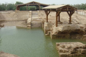 Lugar do batismo do Jesus, as margens do Rio Jordão. Foto: Wikipedia / Producer (CC BY-SA 3.0)
