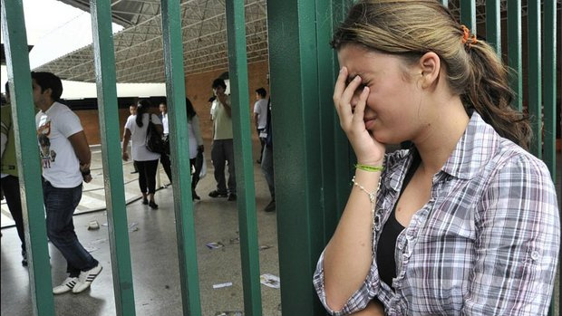 Estudante chega atrasada na avaliação de 2010 - e fica de fora (Foto: Agência Brasil)