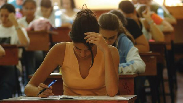 Escrever pouco ou copiar trechos do texto de apresentação são motivos para anulação (Foto: Arquivo/VEJA)