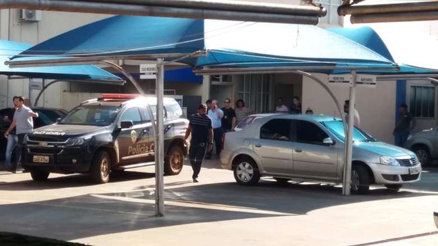 Vereadores deixam a Câmara após cumprimento de mandados de prisão - Crédito: Osvaldo Duarte/Dourados News