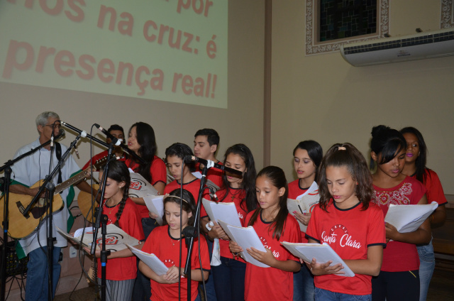 Coral Santa Clara faz apresentação em missa na Catedral