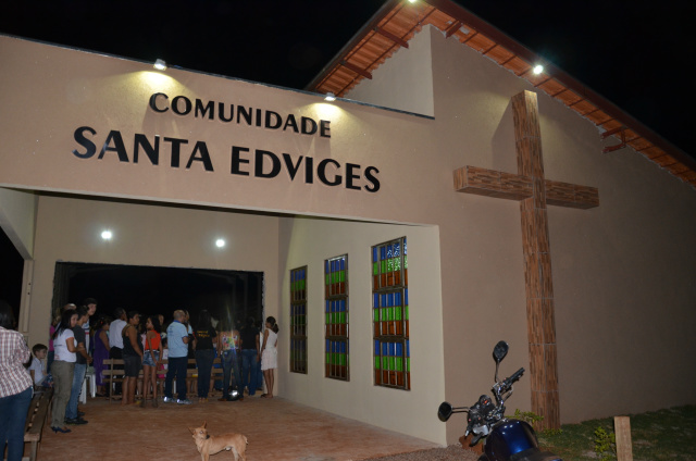 Dom Redovino preside missa na comunidade Santa Edviges