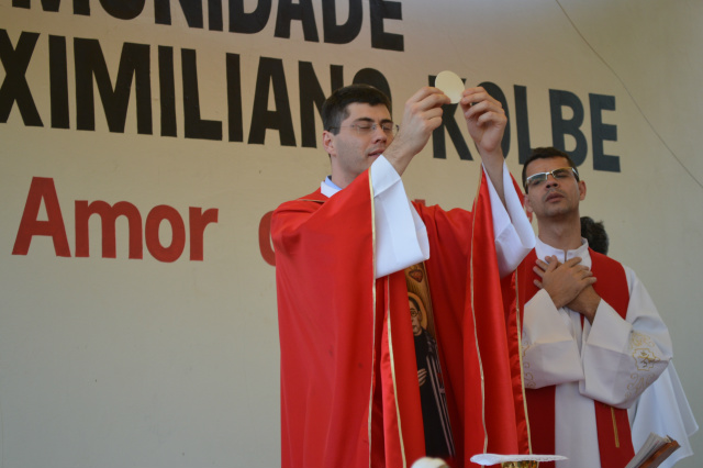 Comunidade celebra padroeiro Maximiliano Kolbe