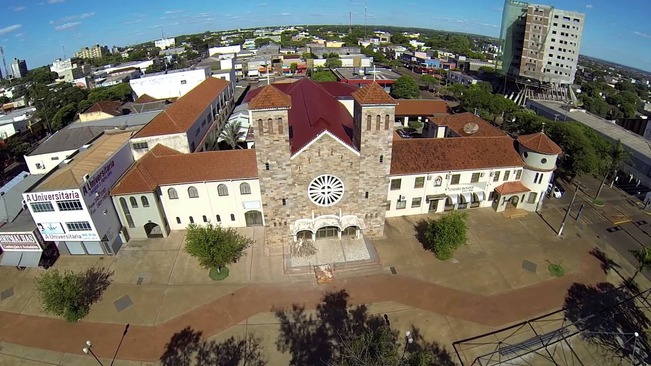 Foto aérea da Catedral de Dourados.
