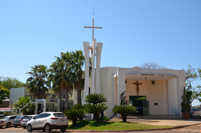 Paróquia São Carlos, no BNH III Plano, em Dourados, local que foi realizado a missa de encontro  de catequistas da forania leste.