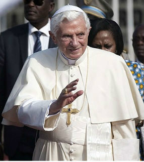Bento XVI se despede da África no aeroporto 'Cardeal Bernardin Gantin' 