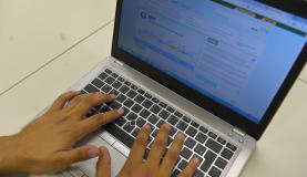 A consulta está disponível na página da Receita na internet ou por meio do Receitafone, no 146 Foto Arquivo/ Agência Brasil