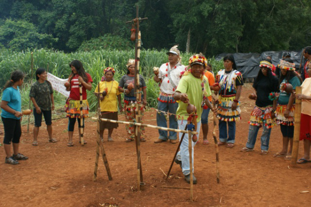 Clima é tenso no acampamento em Aral Moreira onde líderança teria sido morto (Foto: Hédio Fazan/OPROGRESSO)