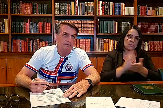 Presidente Jair Messias Bolsonaro fala ao vivo sobre as ações desenvolvidas pelo governo ao longo da semana - Divulgação/Palácio do Planalto