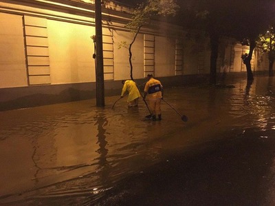 Galeria chuva no Rio - Reuters e Contro de Operação da prefeitura do Rio