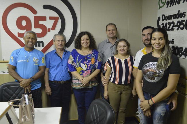 Integrantes do Rotary Club Itaporã. Foto: Rádio Coração FM