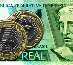 O crédito para pessoas físicas, com recursos livres e direcionados, cresceu 1% em junho em relação a maio. Para as empresas, a alta foi de 2,8%
