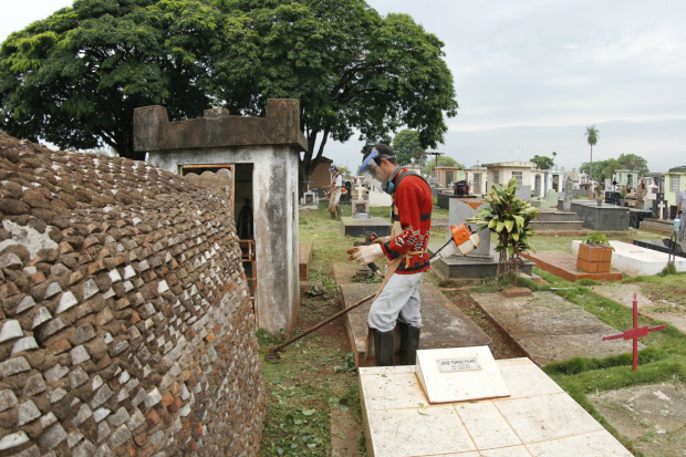 Cemitérios públicos de Dourados preparados para o Dia de Finados
