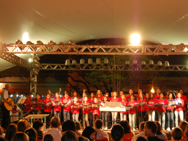 “Celebração da Luz” em Dourados: Coral Santa Clara se apresenta na programação
