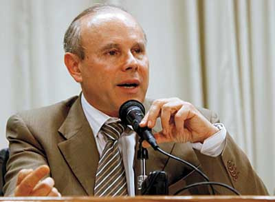 Na terça-feira, o ministro da Fazenda disse que o Brasil deve ultrapassar a França e se tornar a quinta maior economia do mundo antes de 2015