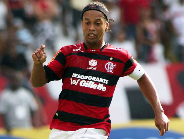 Ronaldinho Gaúcho fica no Flamengo (Foto: Maurício Val/VIPCOMM)