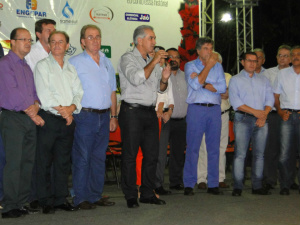 Governador Reinaldo Azambuja, presente na abertura do Dourados Brilha 2015.