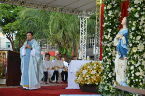 Pe. Crispim Guimarães, pároco da catedral Imaculada Conceição de Dourados/MS. 