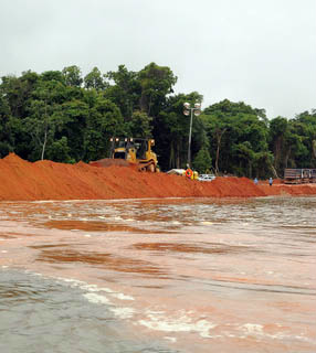 A construção da Usina Hidrelétrica de Belo Monte, no Pará, já estão em andamento, no trecho que margeia o Sítio Pimental