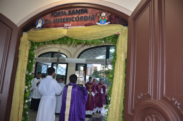 Catedral abre Porta Santa em celebração ao ano da misericórdia